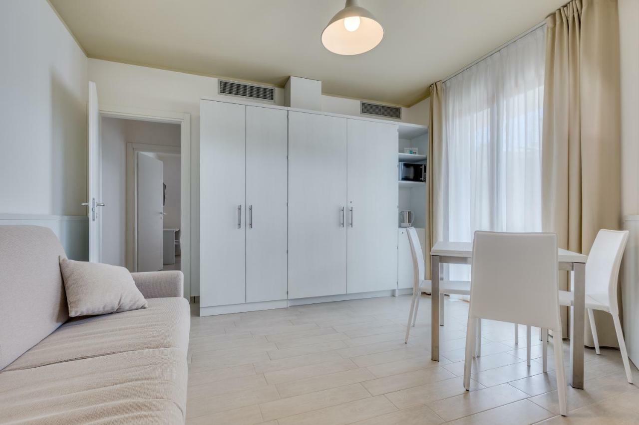 Apartaments Suites Ambassador Caorle Dış mekan fotoğraf