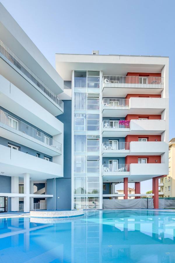 Apartaments Suites Ambassador Caorle Dış mekan fotoğraf