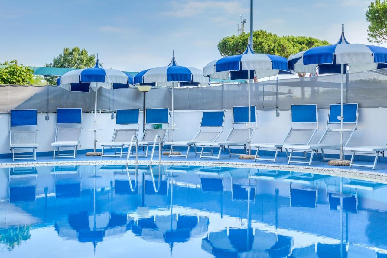 Apartaments Suites Ambassador Caorle Dış mekan fotoğraf